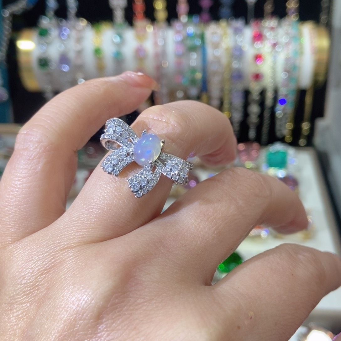 66锆石（处理）戒指