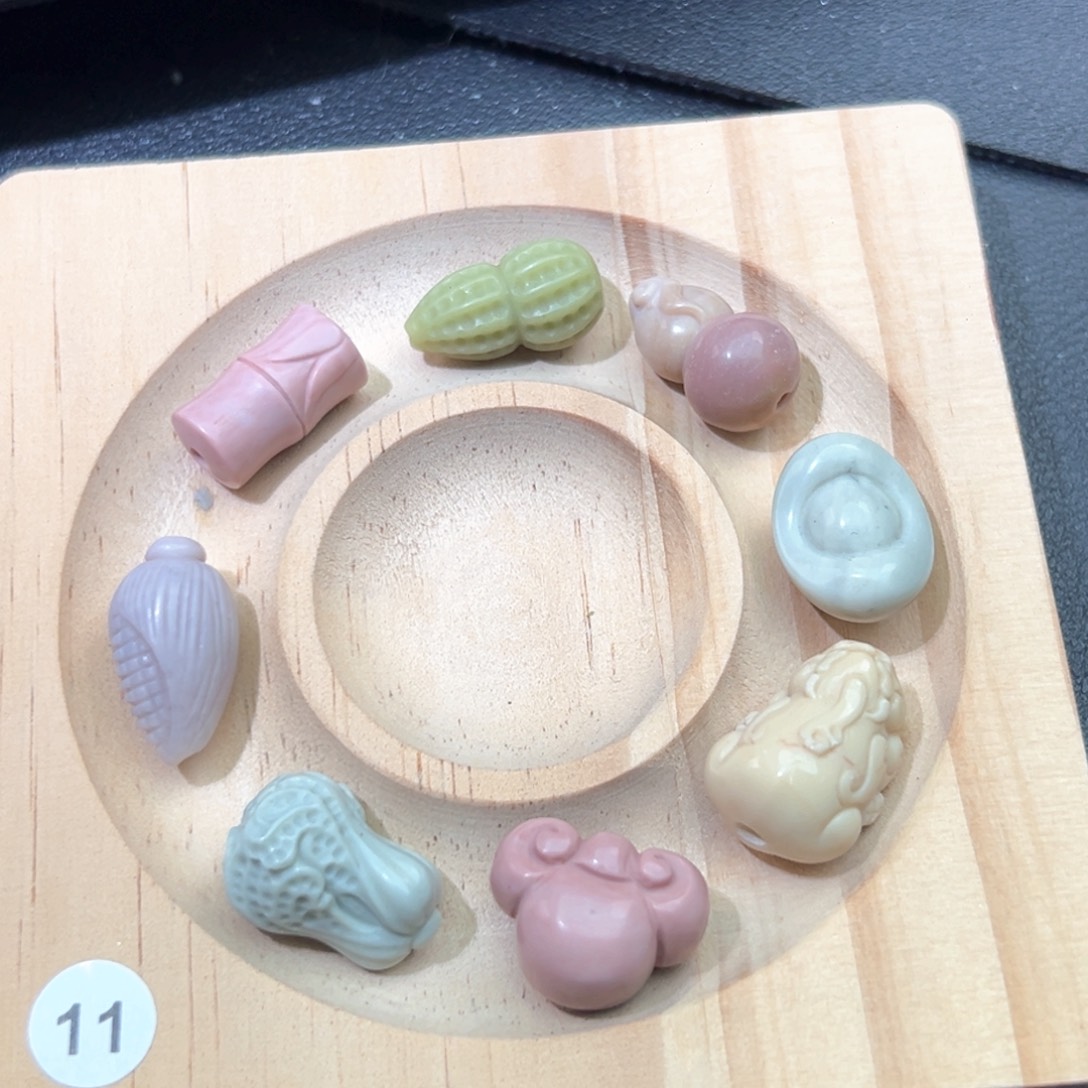 左***難石英质玉手链未镶嵌