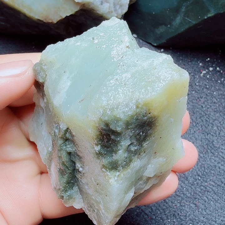 未镶嵌和田玉（糖玉）珠宝半成品