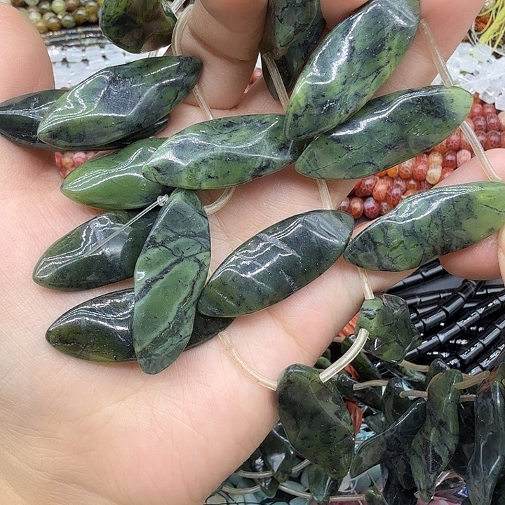 水晶珠宝半成品未镶嵌加裕叶子一条