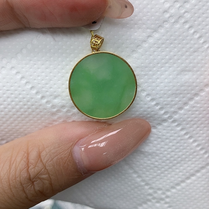 颈饰18K金镶嵌翡翠