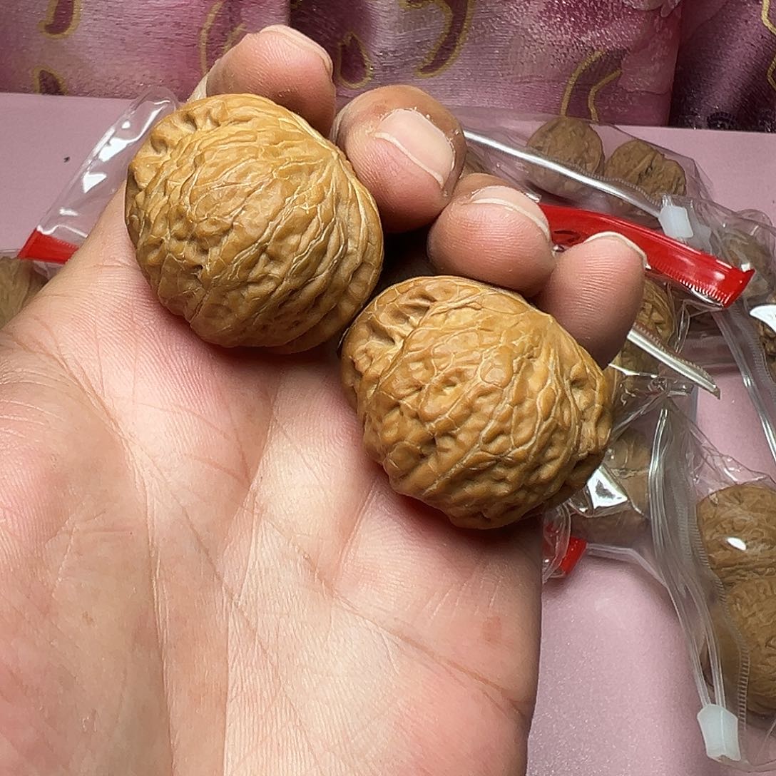 只***月文玩核桃吊坠铁锤