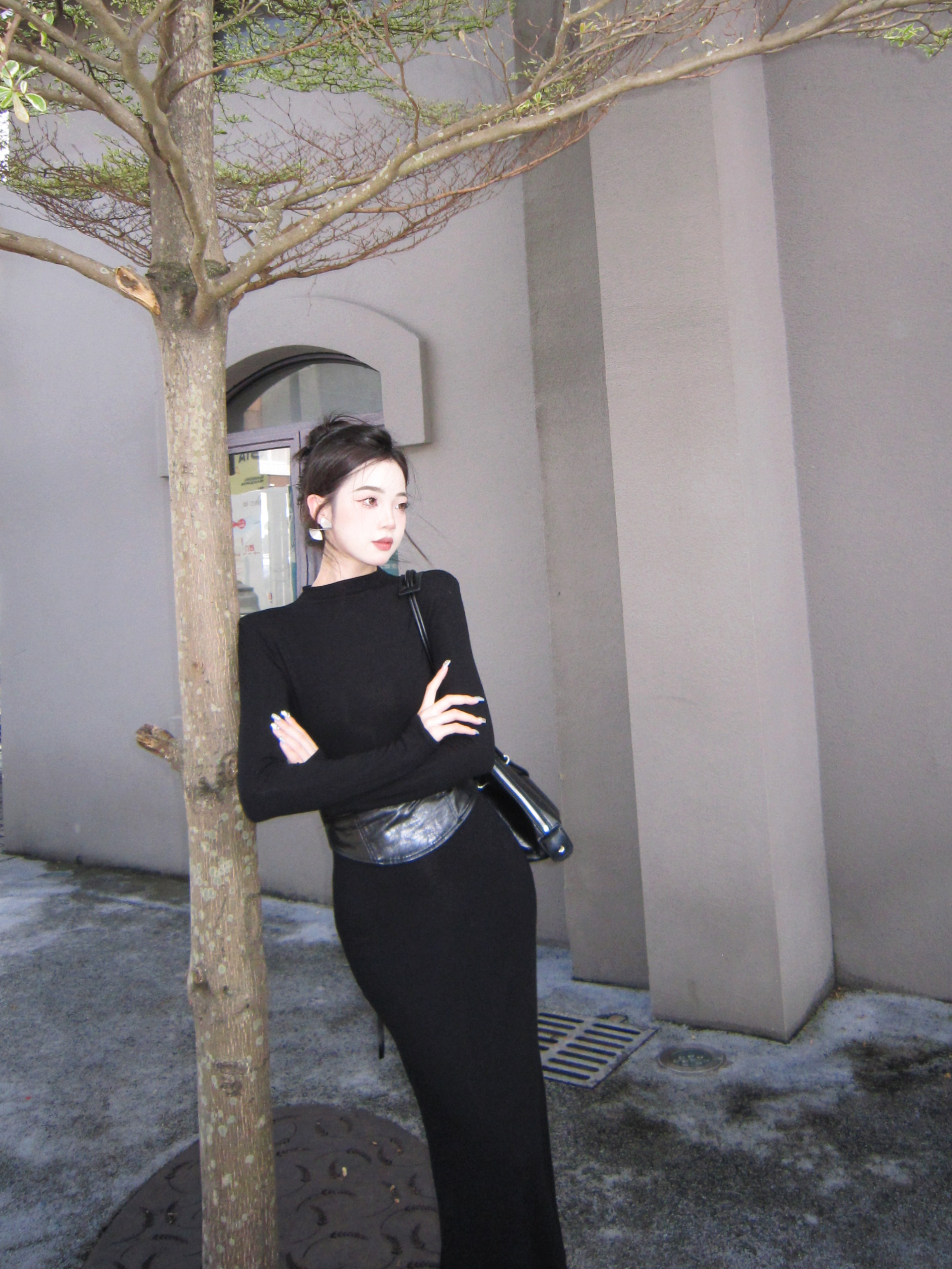 法式高级感超好看黑色内搭连衣裙女修身显示内搭打底设计感长裙