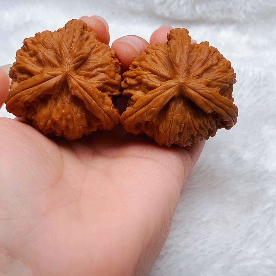 维***诘吊坠文玩核桃三棱