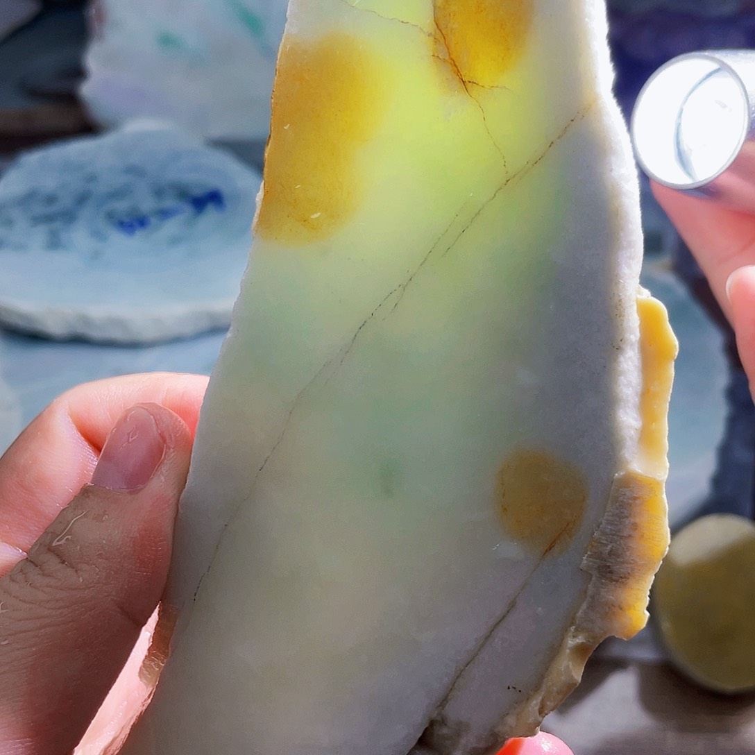 翡翠未镶嵌颈饰毛料15