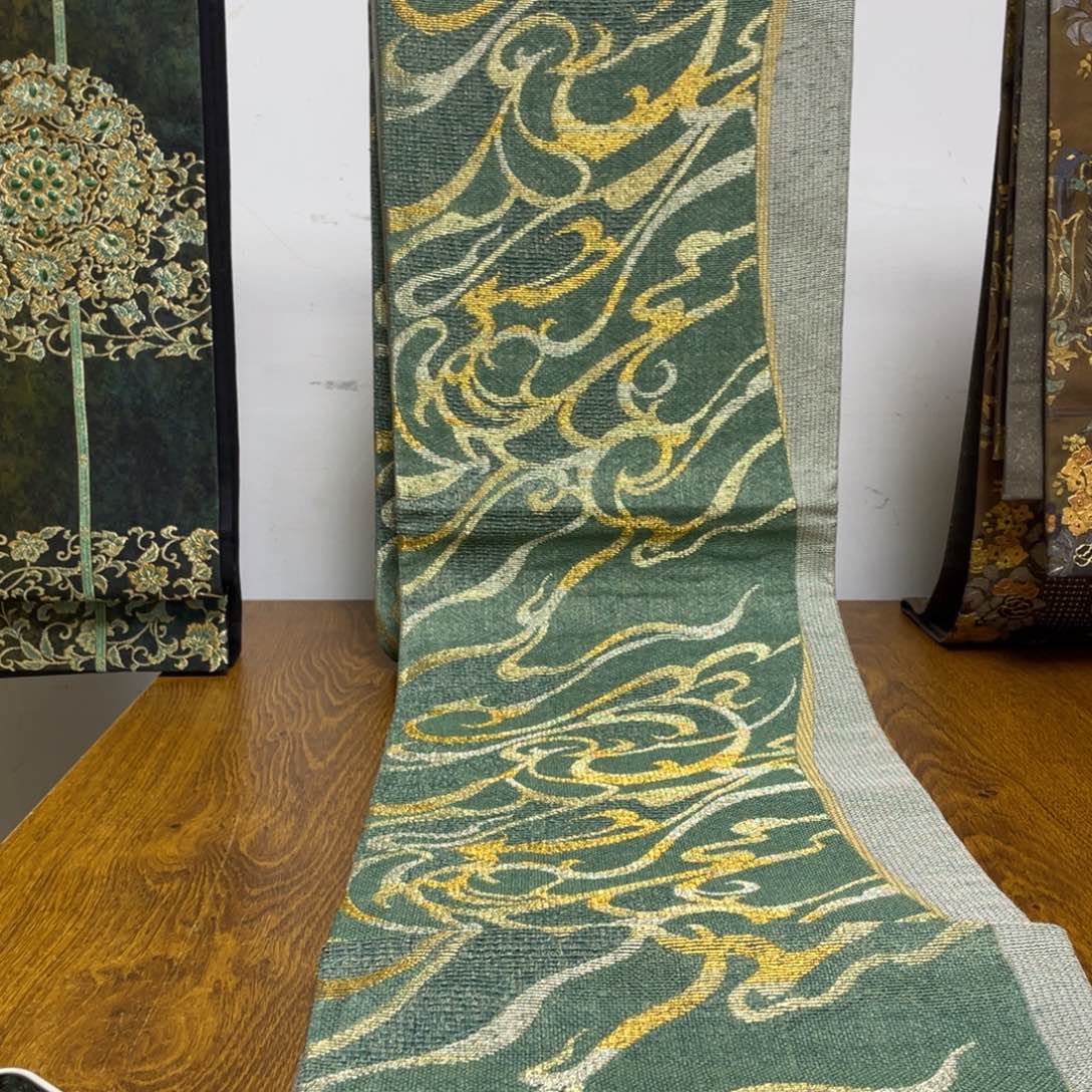 鸾***舍织绣织锦技艺高超