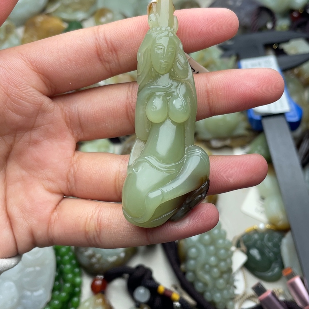 和田玉未镶嵌颈饰