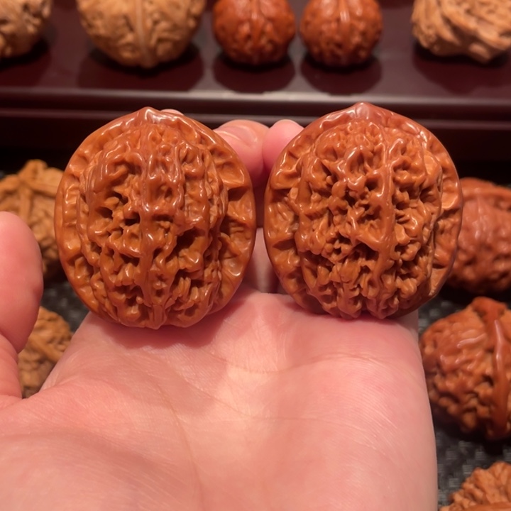 H***哥把件文玩核桃龙刺纹