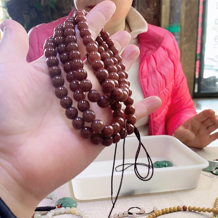 密玉（石英质玉）颈饰未镶嵌