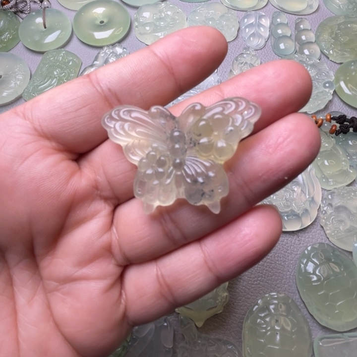 岫玉吊坠(赠链)未镶嵌