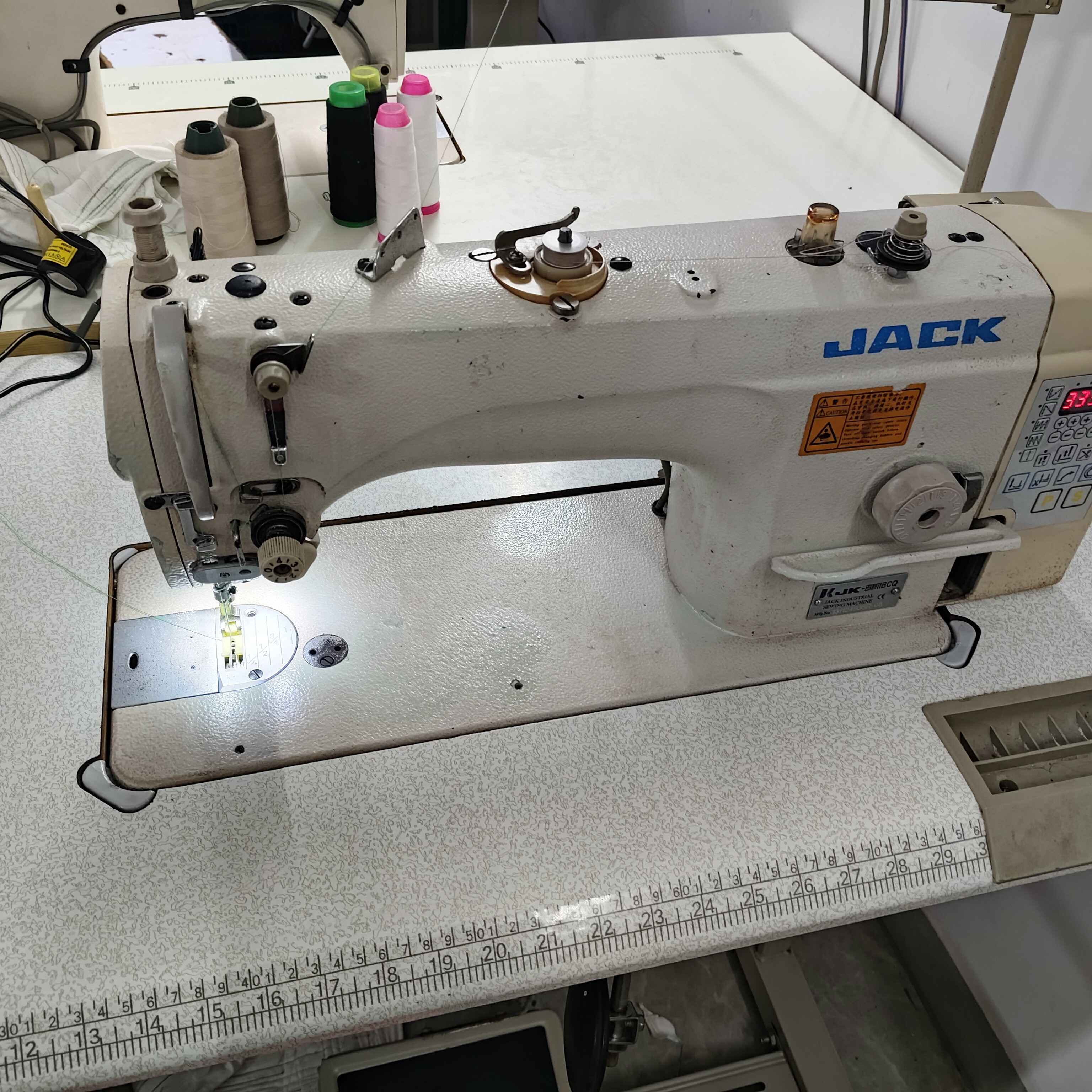 杰克牌缝纫机三自动