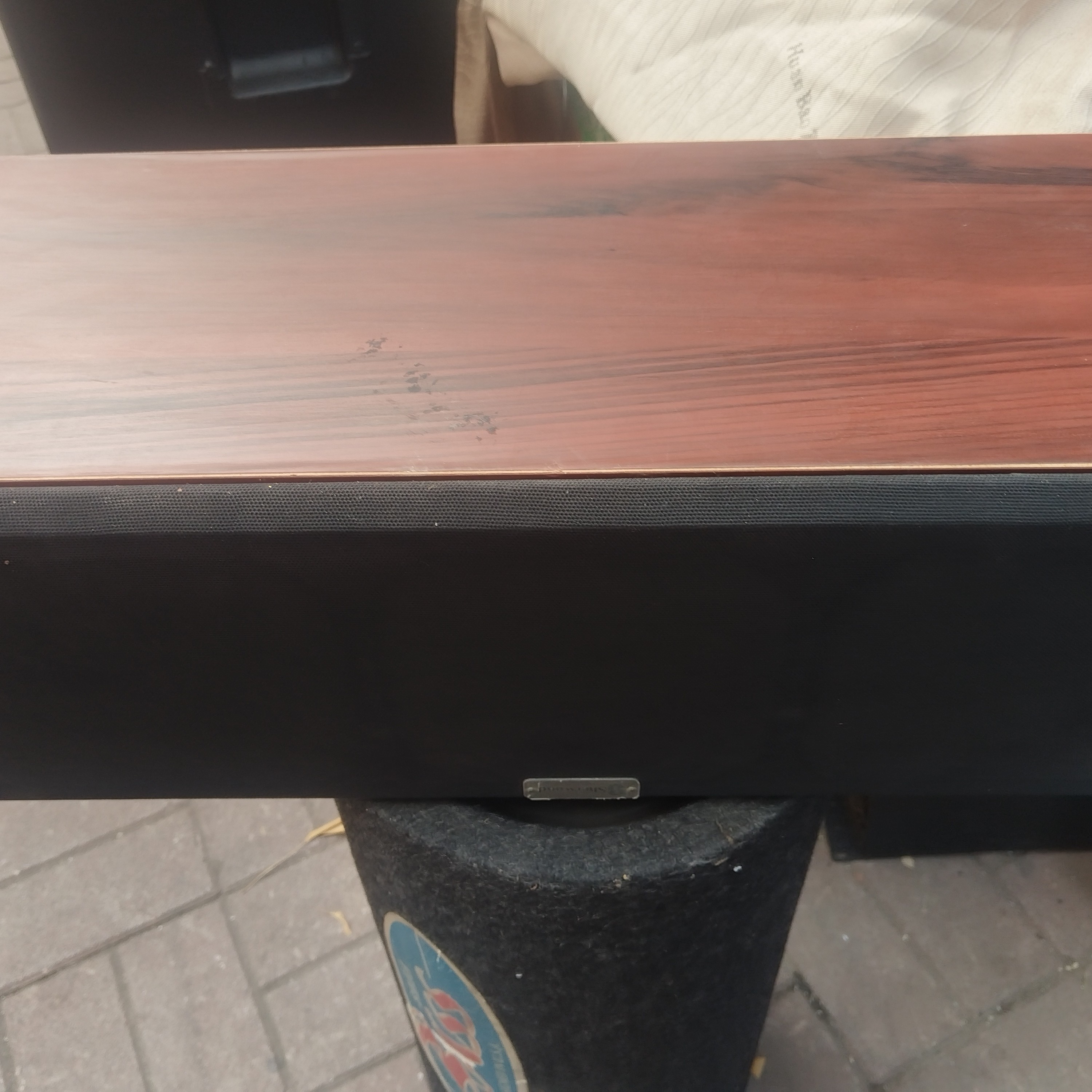 8新  狮龙中置音响一台，不包邮费不支持七天无理由退货