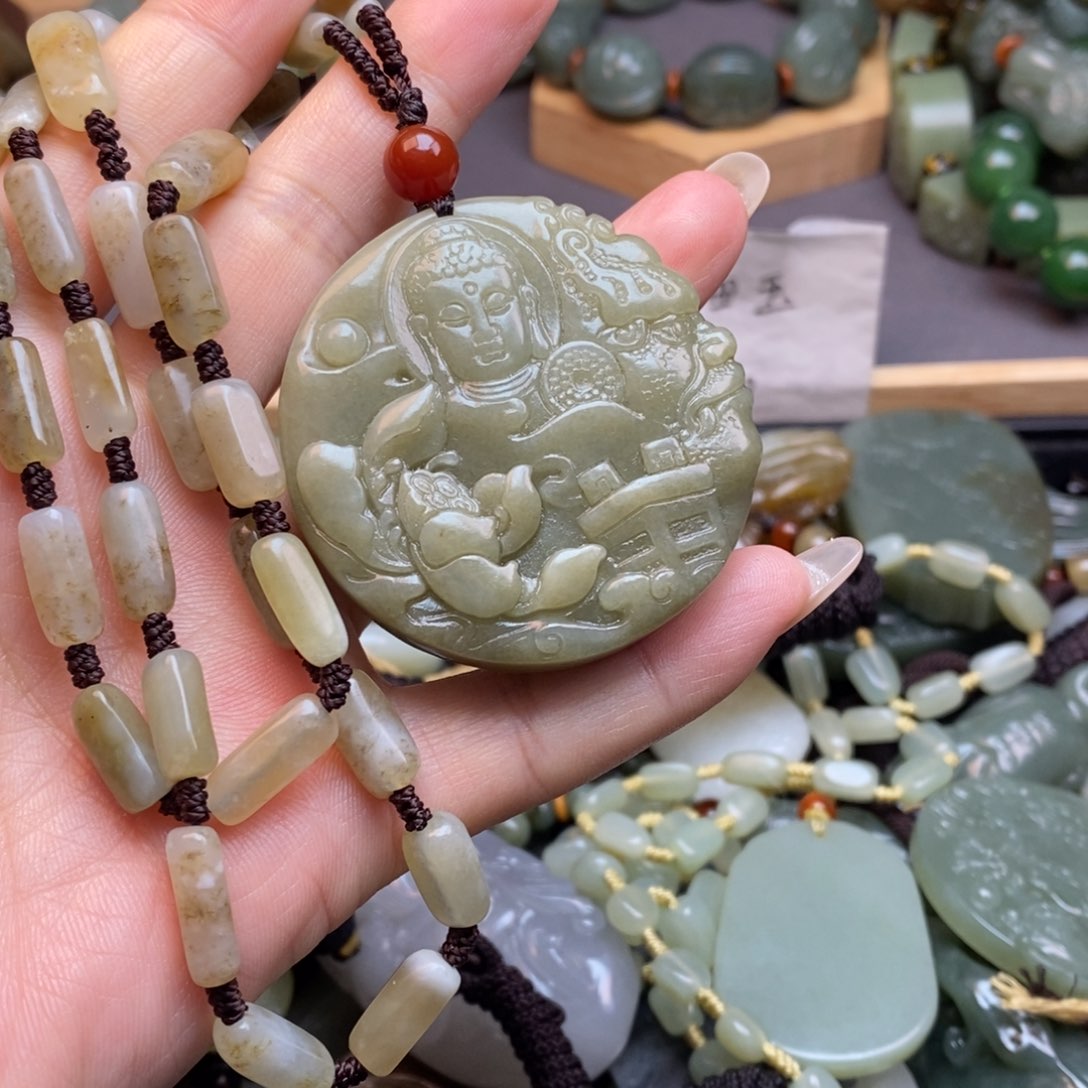 和田玉颈饰未镶嵌