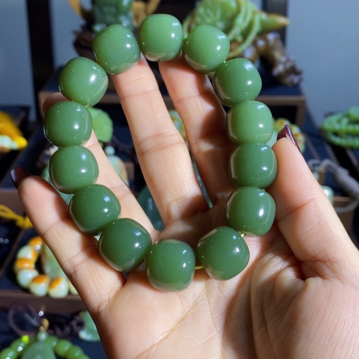 和田玉手链未镶嵌炉**下