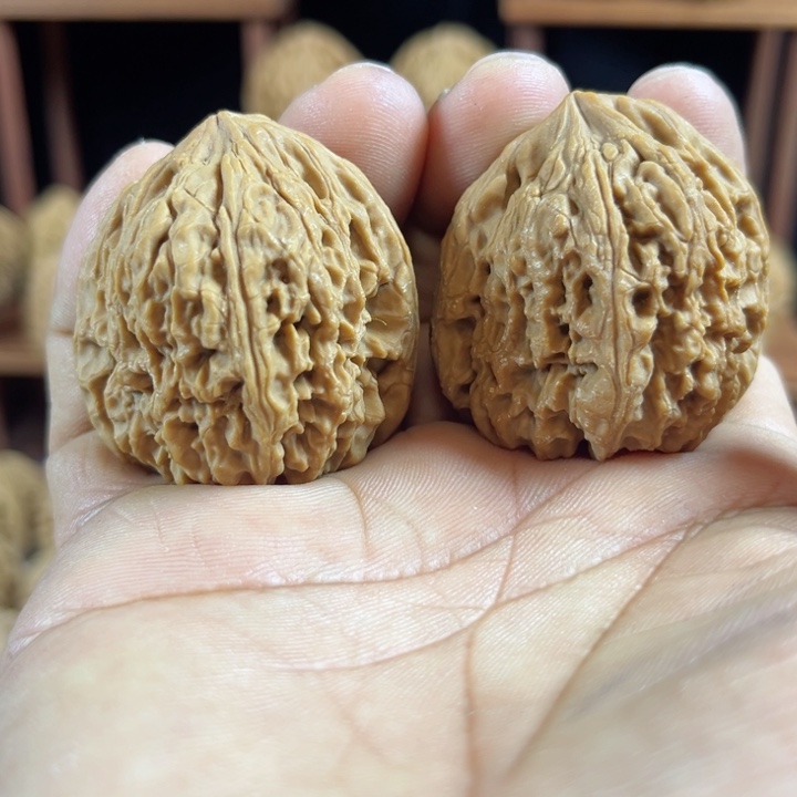 无花朵纪****南疆石核桃