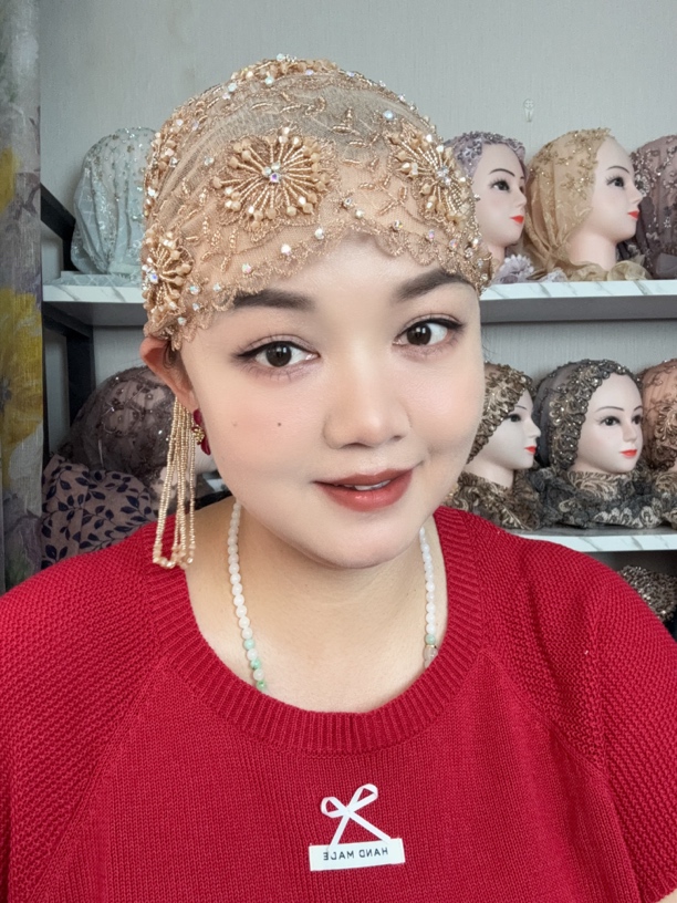 2025春夏轻薄款双层 新款设计花型流苏帽女孩