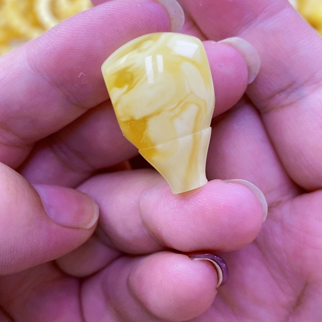 未镶嵌琥珀珠宝奇石