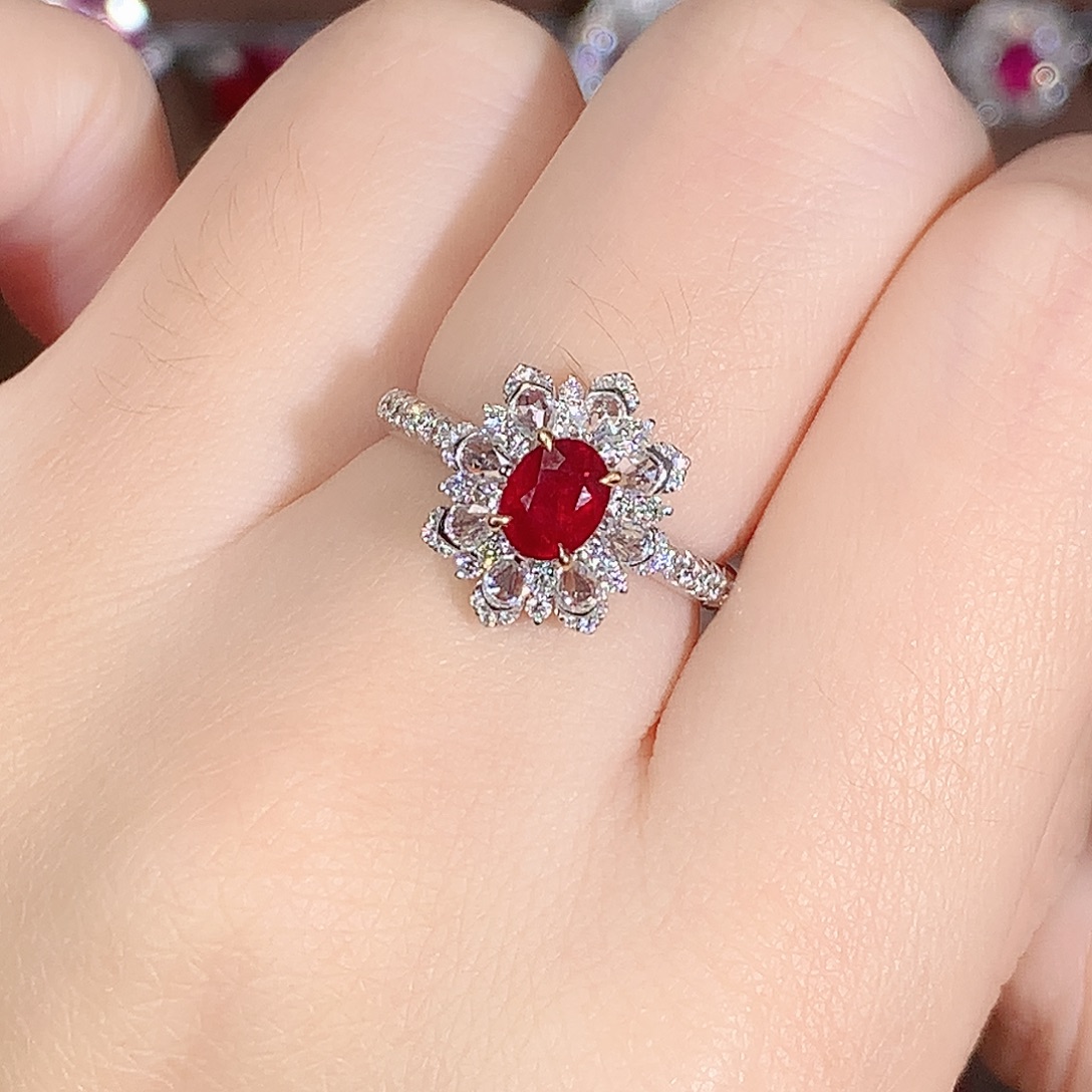 戒指18K金镶嵌红宝石1.02ct/天然宝石/七天无理由