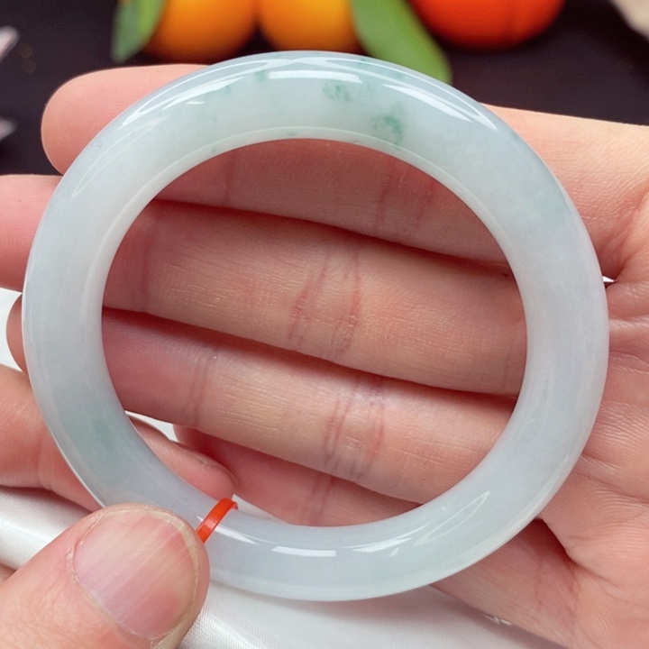 翡翠手镯未镶嵌52.8圈