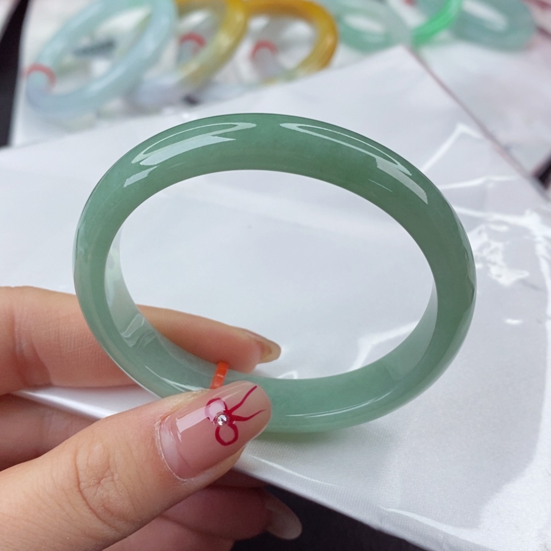 翡翠手镯未镶嵌54贵妃