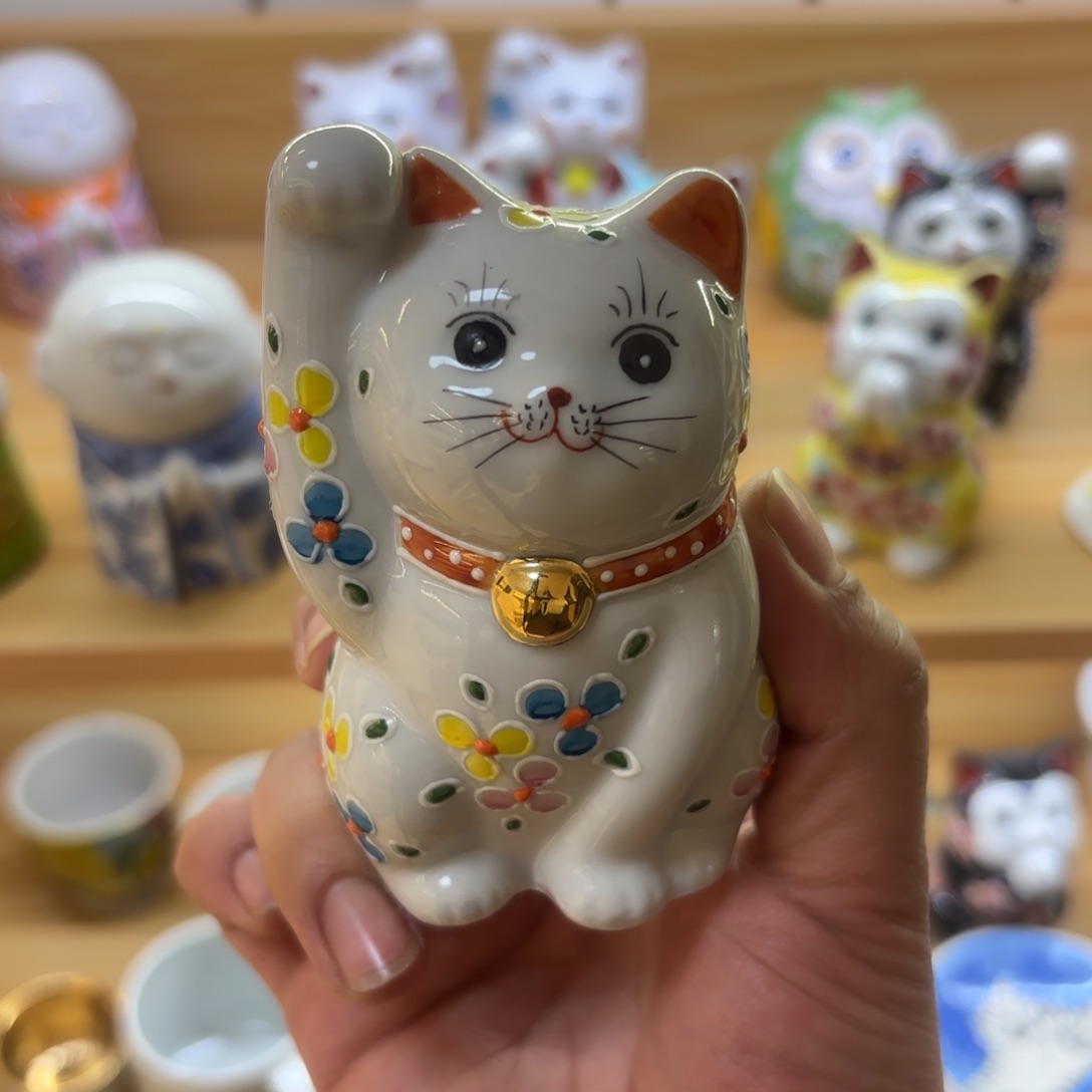 陶九谷。    猫咪