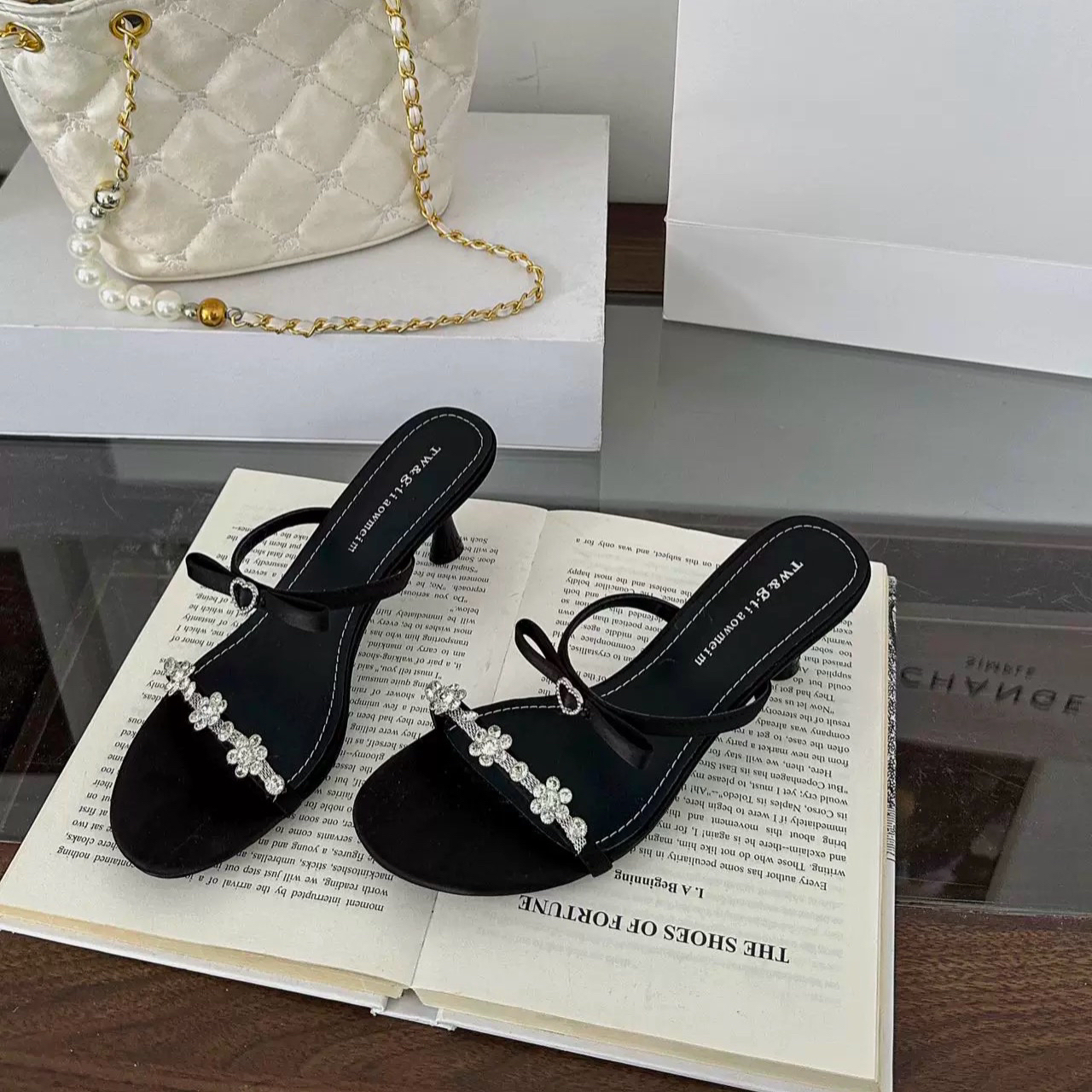 仙女风水钻蝴蝶结拖鞋2025夏季新款百搭细跟圆头露趾一字凉拖2985