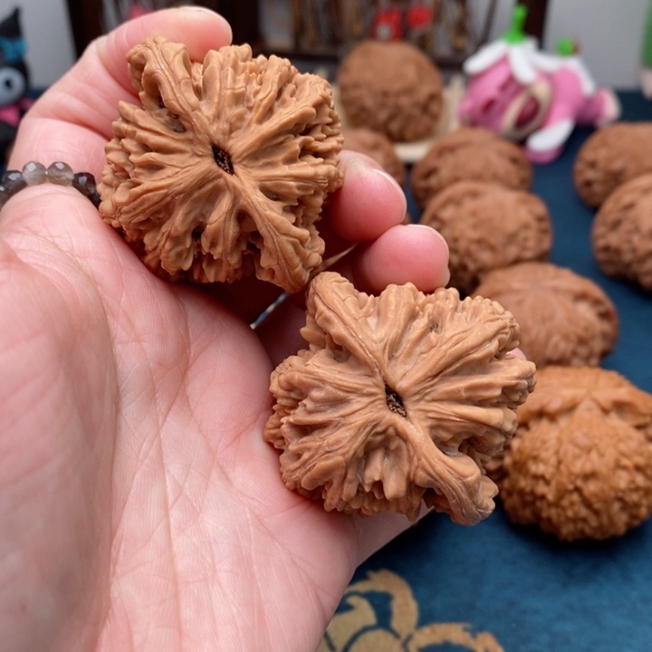 文玩核桃把件付***爹麦虎44