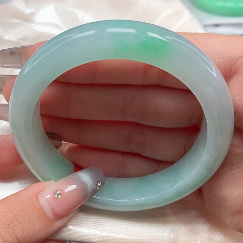 【闪购商品】翡翠手镯未镶嵌55圈