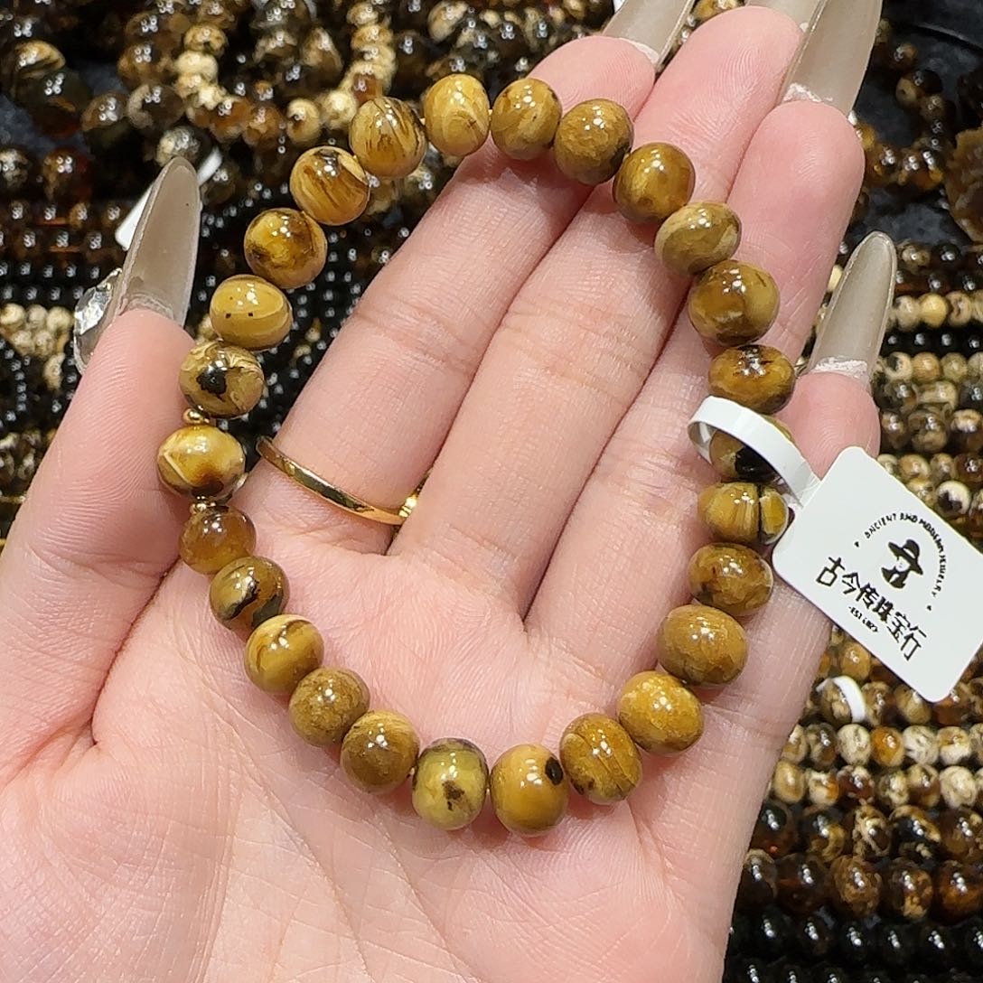 琥珀颈饰未镶嵌蓝**姬抚顺琥珀