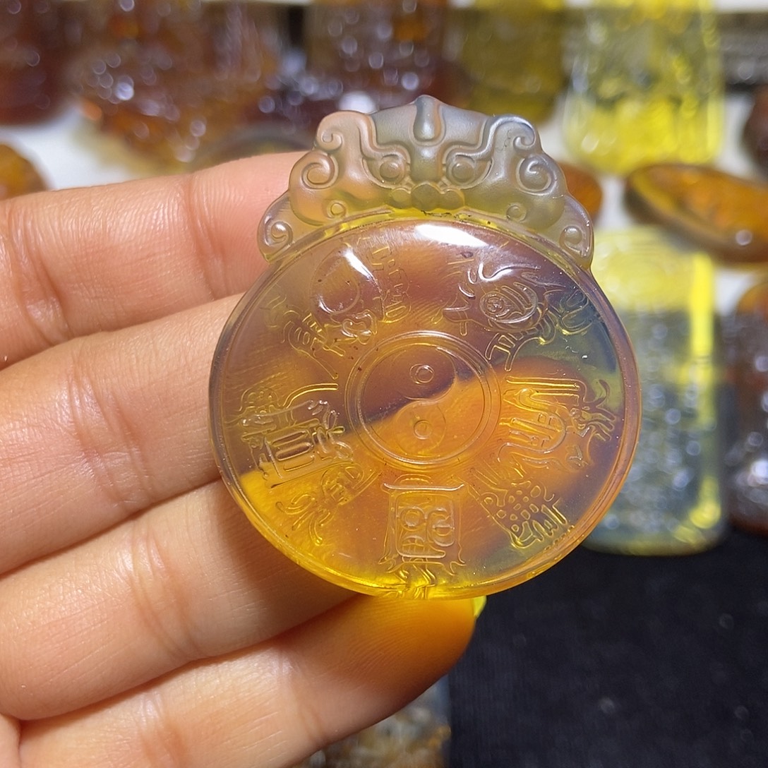 琥珀未镶嵌颈饰缅甸天然琥珀吊坠