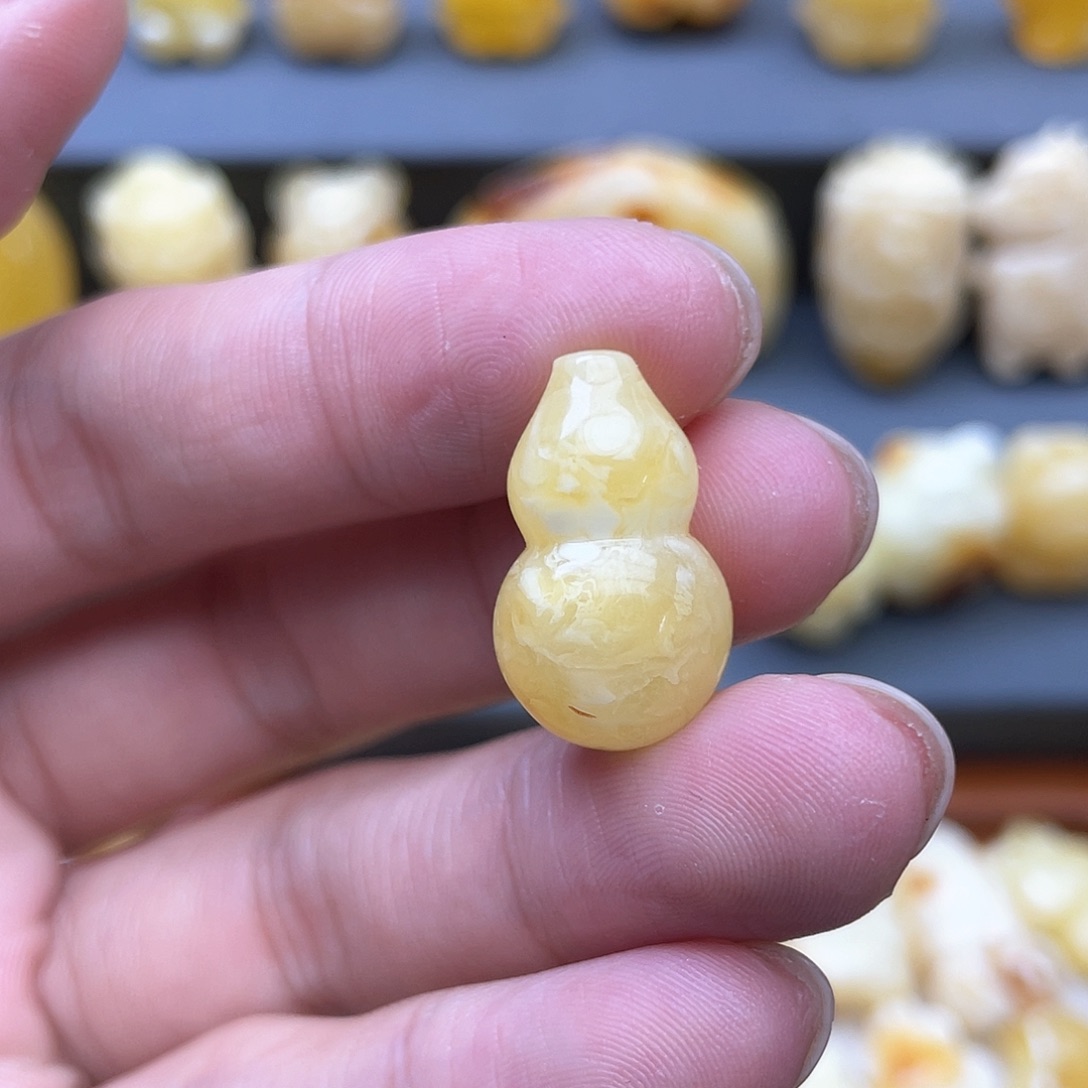 琥珀裸石未镶嵌蜜蜡