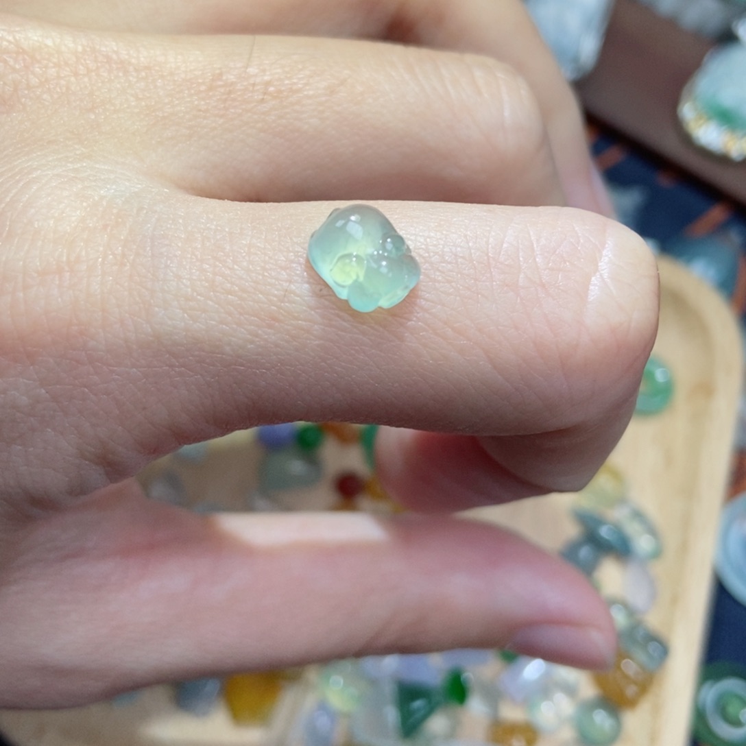 翡翠颈饰未镶嵌翡翠