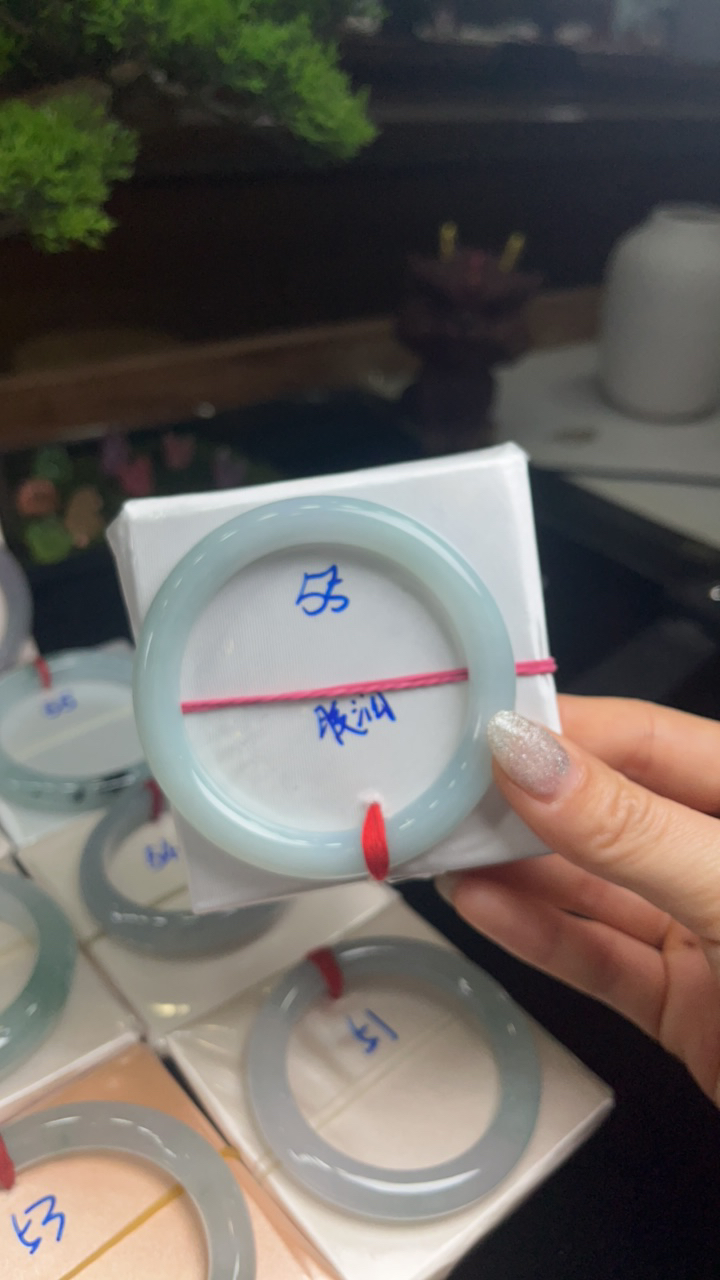 纯天然缅甸翡翠手镯