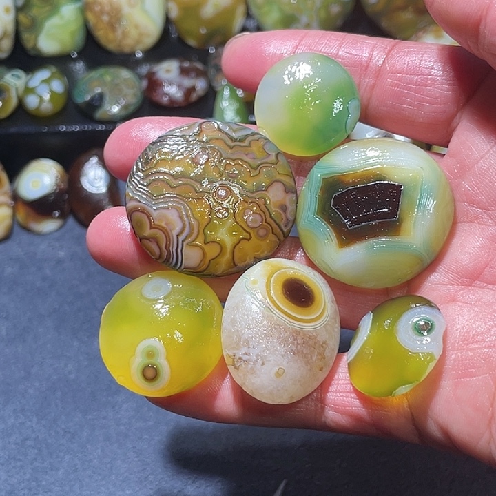 泰***金玛瑙/玉髓未镶嵌珠宝奇石