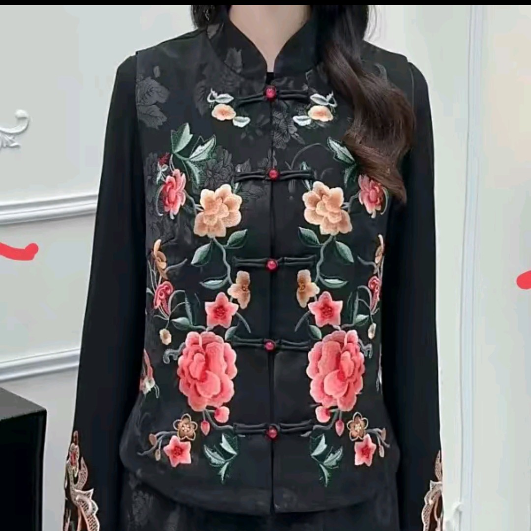 民族风刺绣烫花锻马甲