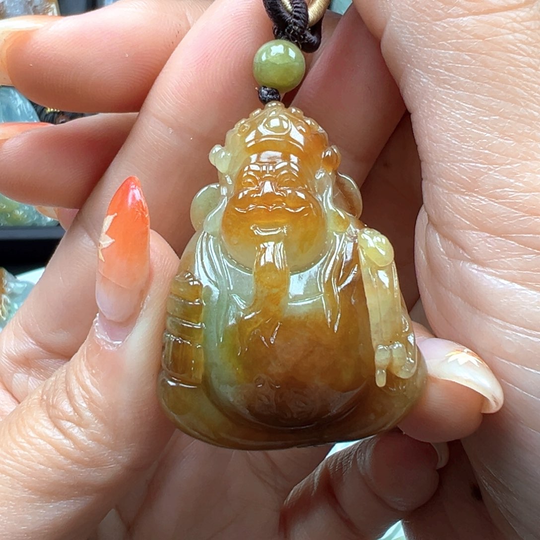 翡翠颈饰未镶嵌财爷