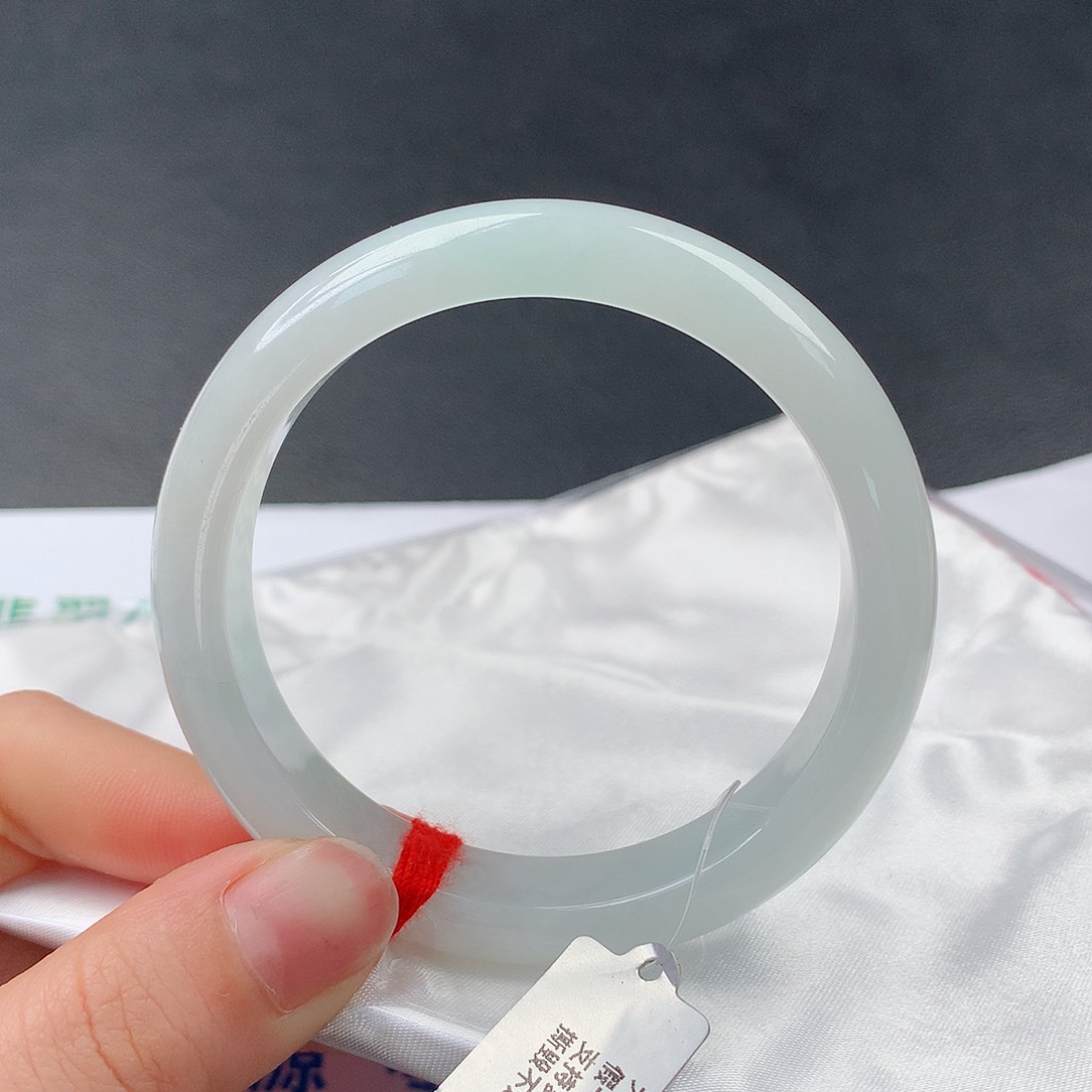 翡翠手镯未镶嵌0052正55