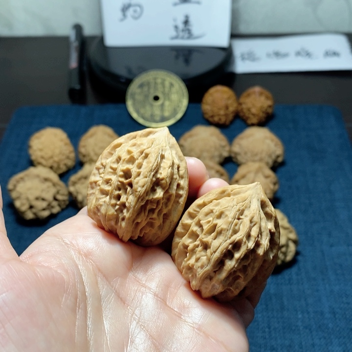 桃核吊坠柳叶鸡心34