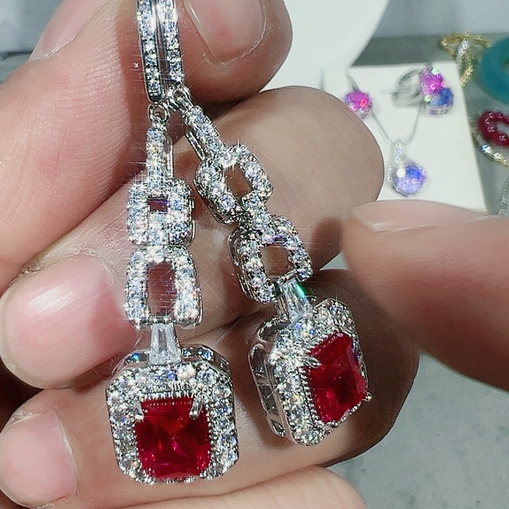 红宝石颈饰未镶嵌