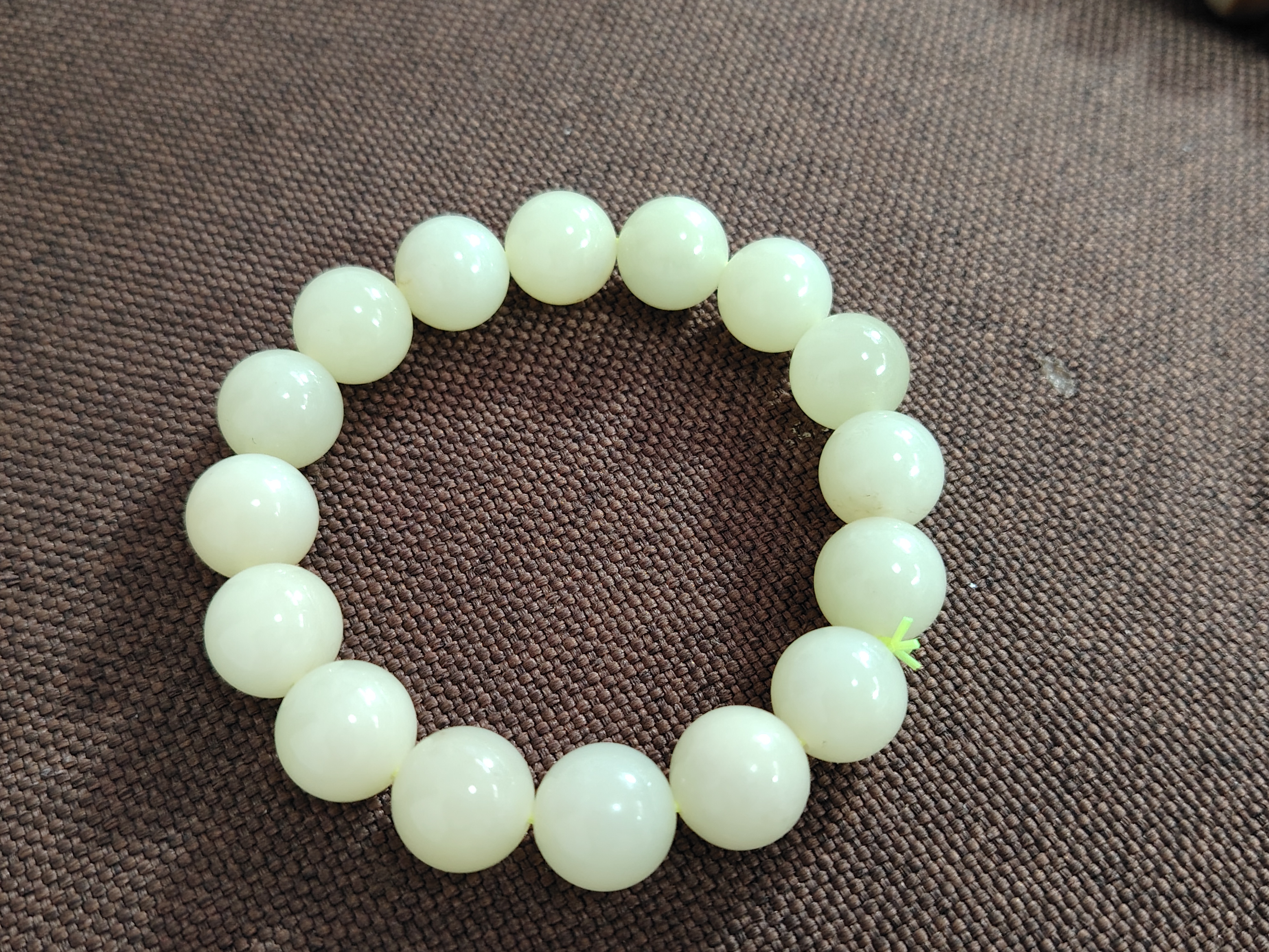 和田玉未镶嵌卡12mm黄口