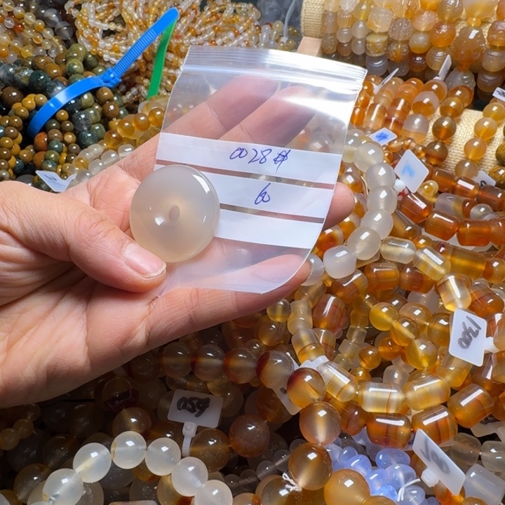 雨***菏玛瑙/玉髓未镶嵌颈饰0028……60