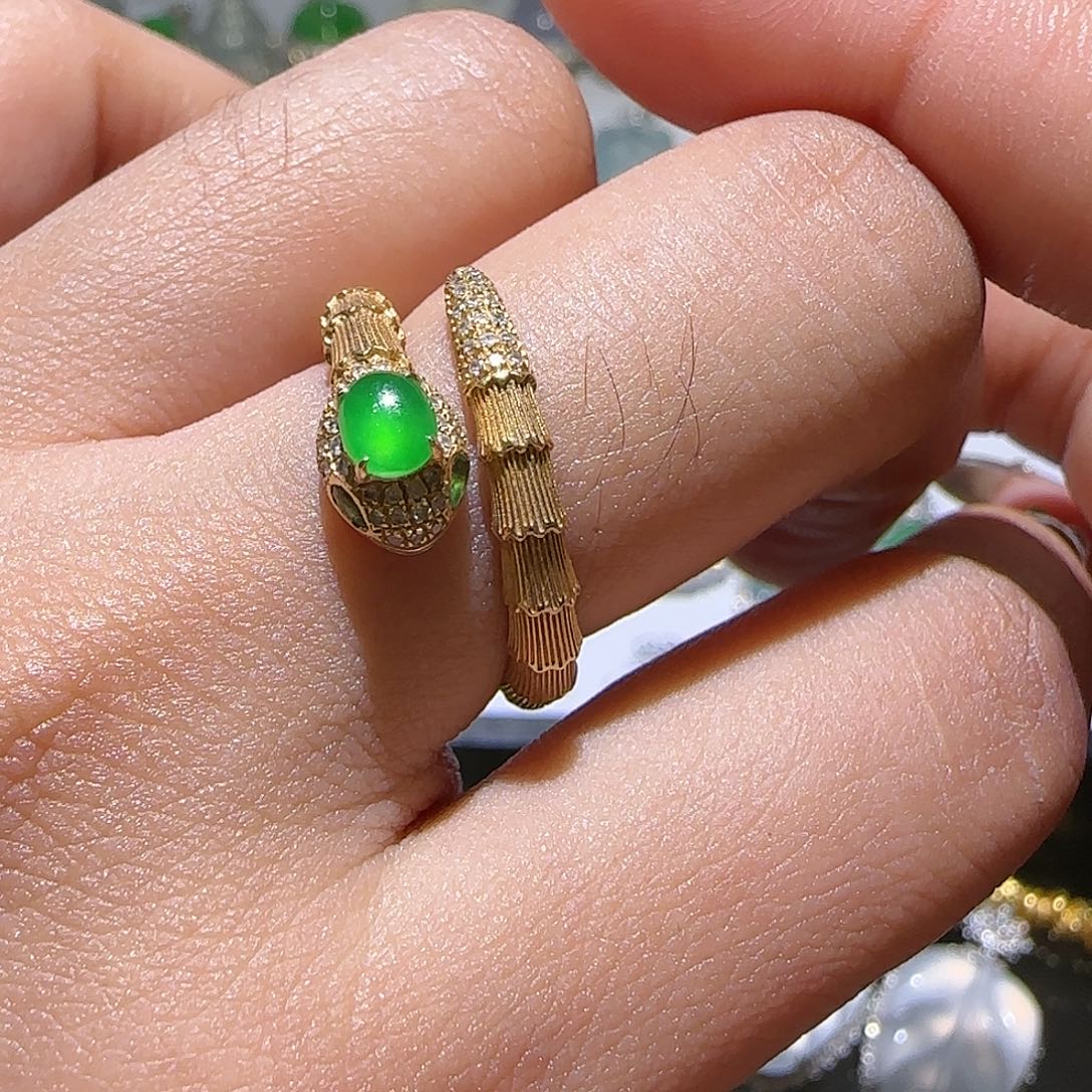 【闪购商品】18K金镶嵌戒指翡翠天然