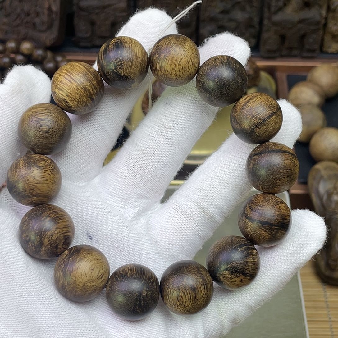 本****沉香手串越南白奇………………