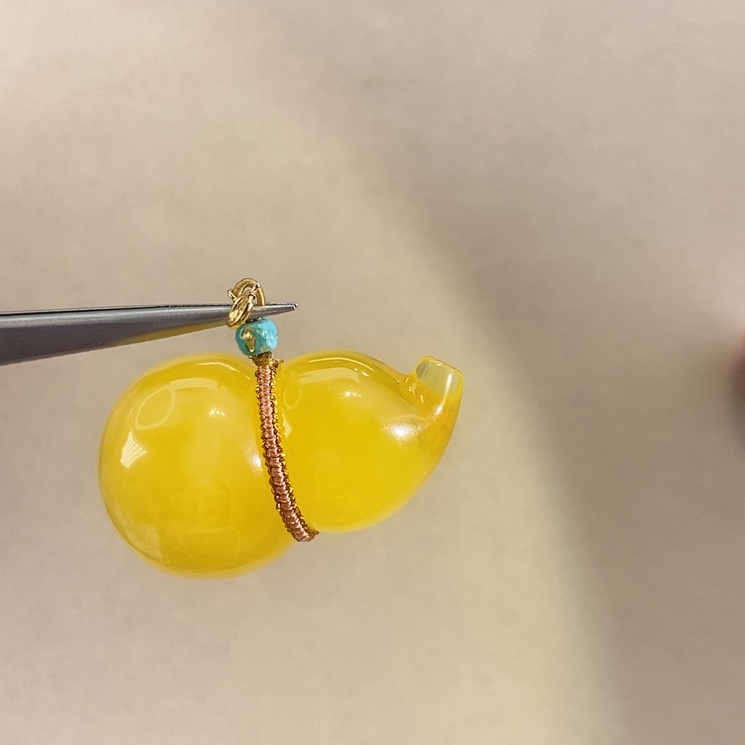 蜜蜡颈饰18K金镶嵌