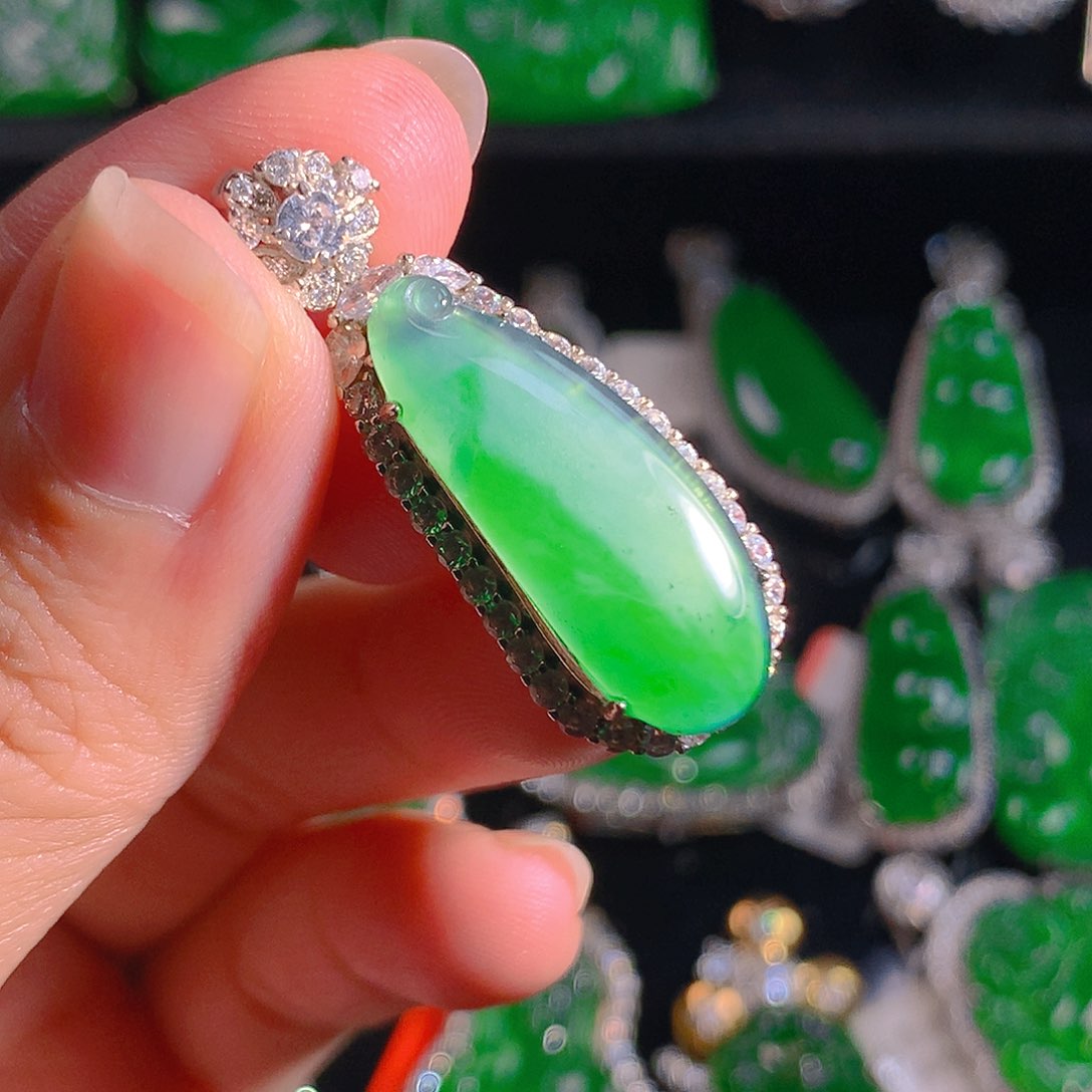 翡翠未镶嵌吊坠(不含链)