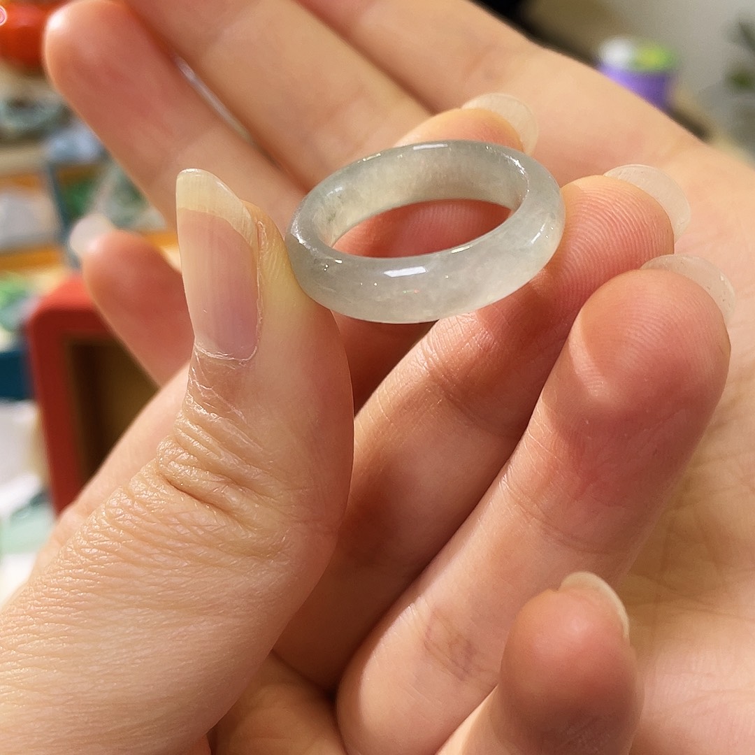 栋***园翡翠未镶嵌戒指戒圈