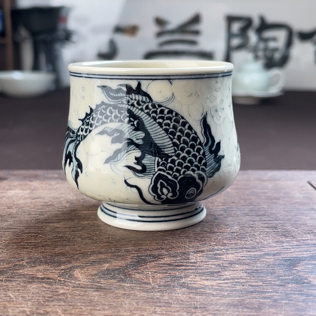 柴窑微瑕青花鱼化龙纹炉式杯