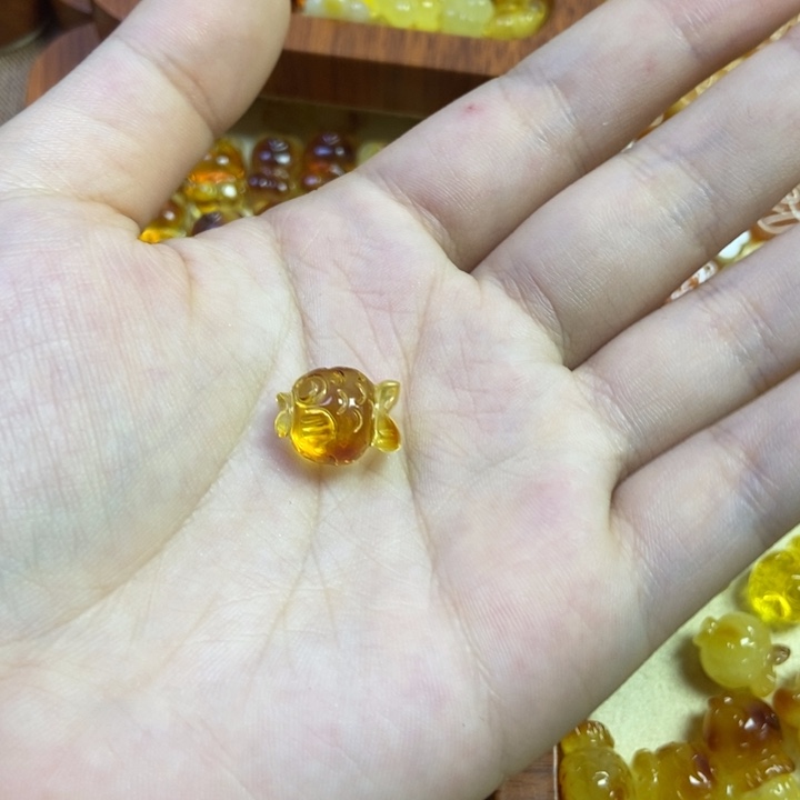 琥珀未镶嵌珠宝奇石小鱼