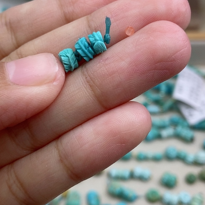 清***粥南红玛瑙未镶嵌珠宝奇石