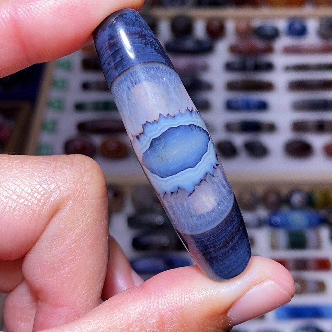 琥珀未镶嵌吊坠……